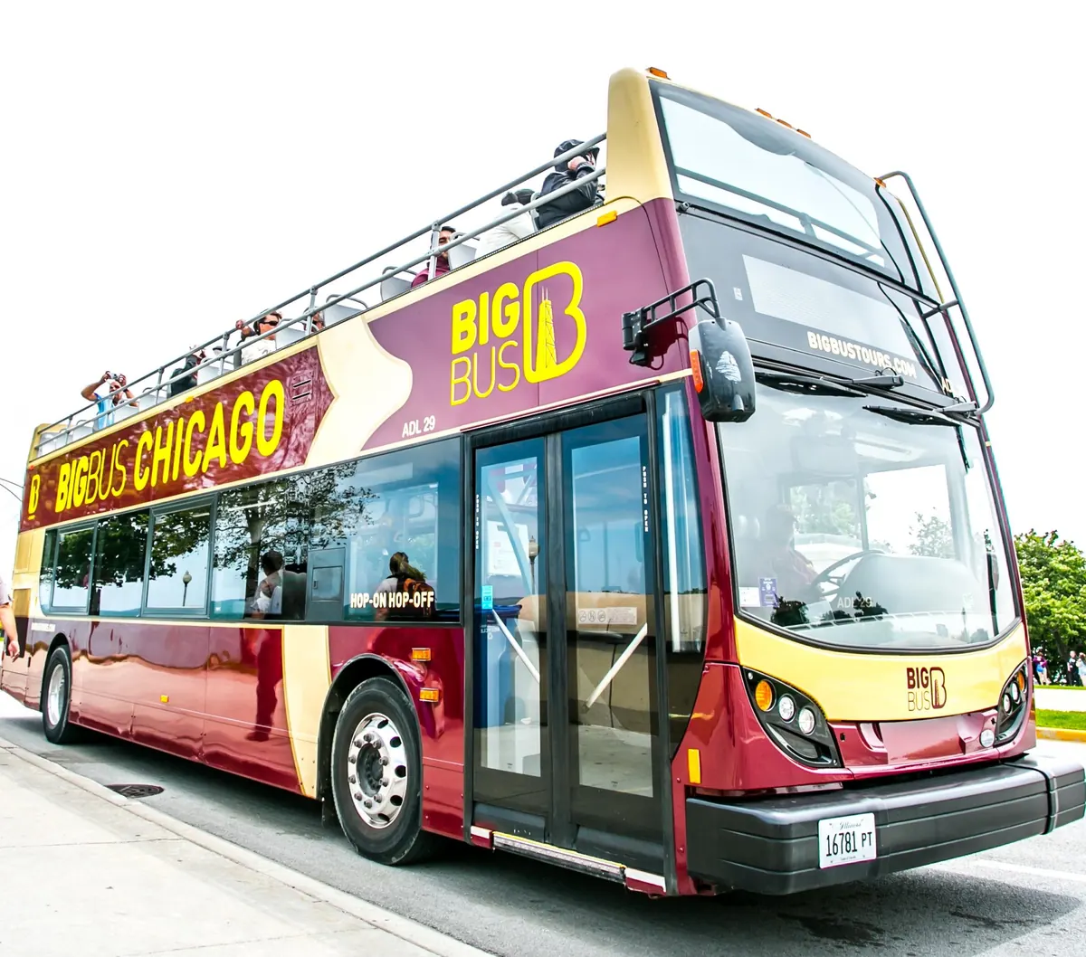 Chicago Big Bus route passing Navy Pier and the Magnificent Mile