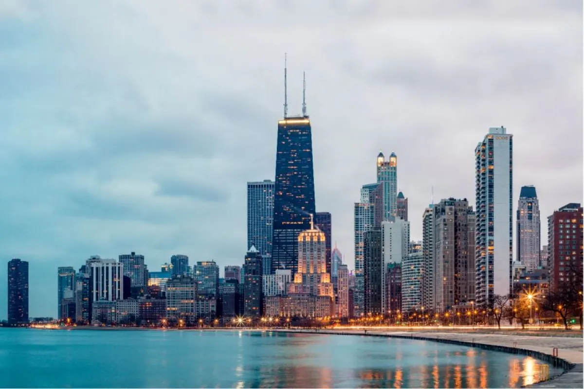 Chicago double-decker hop-on hop-off bus near Museum Campus